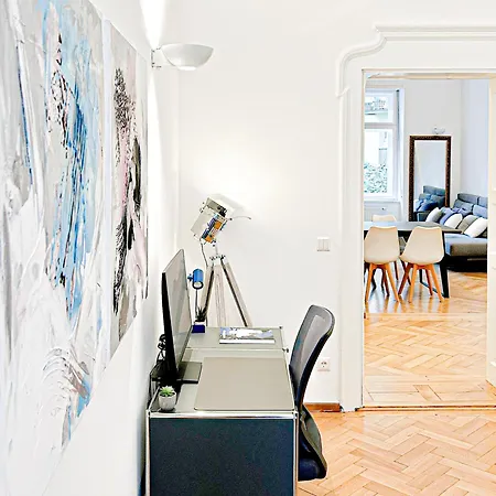 Grand - Vto & Workshops Apartment