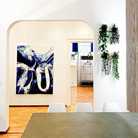 Grand - Vto & Workshops Apartment